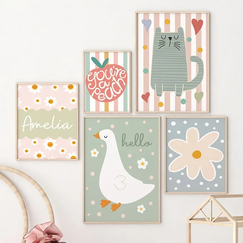Baby Name Wall Art - ภาพวาดบนผ้าใบลายการ์ตูนแมว เป็ด นก แอปเปิ้ล พร้อมชื่อเด็กตามสั่ง สำหรับตกแต่งผนังห้องเด็ก