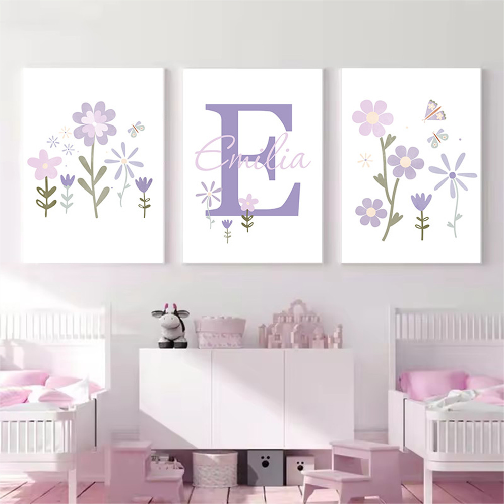 Baby Name Wall Art - เด็กผู้หญิงชื่อโปสเตอร์ที่กําหนดเองดอกไม้สีม่วงผ้าใบศิลปะภาพวาดผีเสื้อพิมพ์เนอสเซอรี่ภาพผนังนอร์ดิกโปสเตอร์ตกแต่งบ้าน